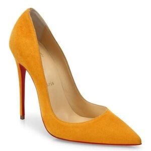 Christian Louboutin So Kate full Moon
Suede heels RETAIL 945